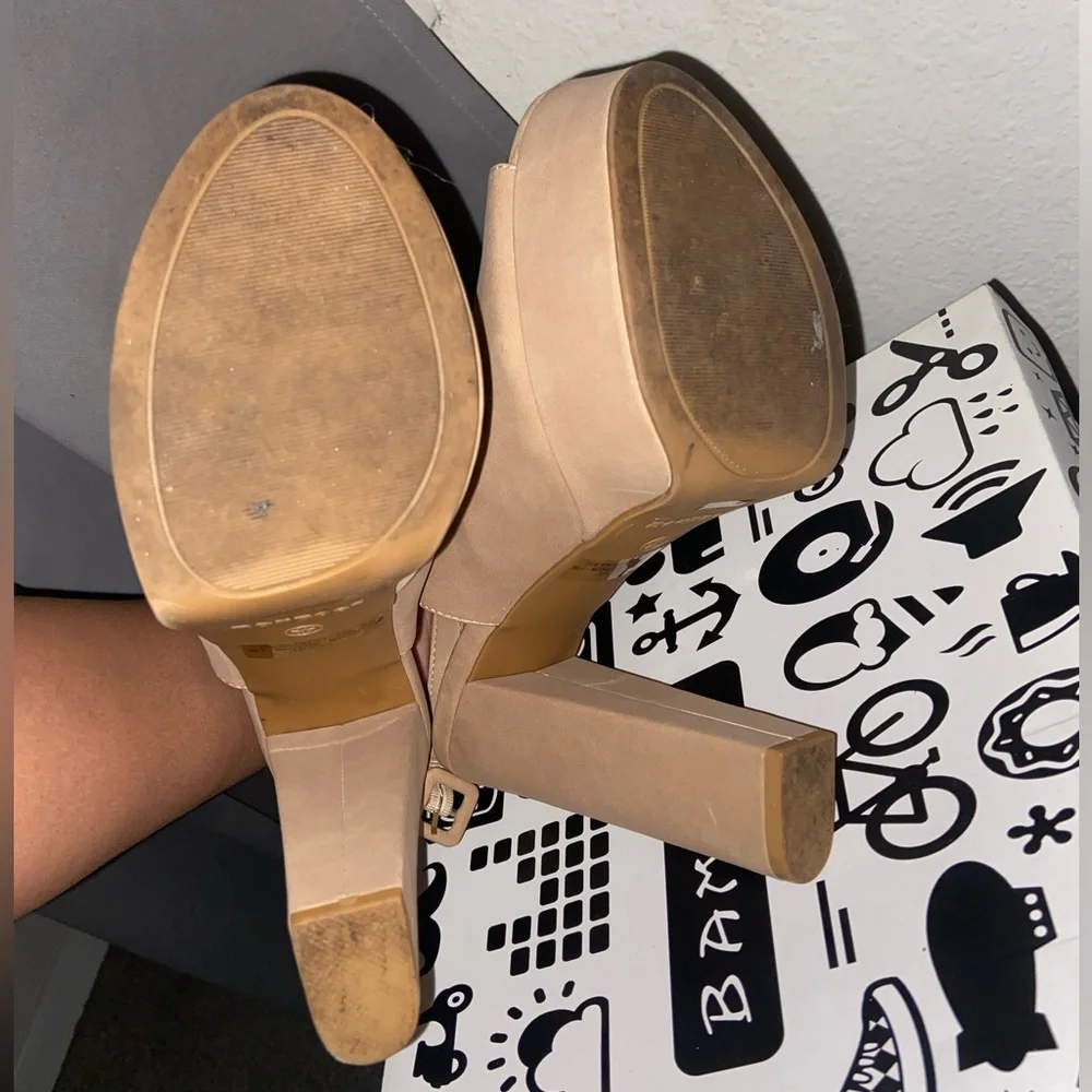 Tan bootie heels - Picture 5 of 5